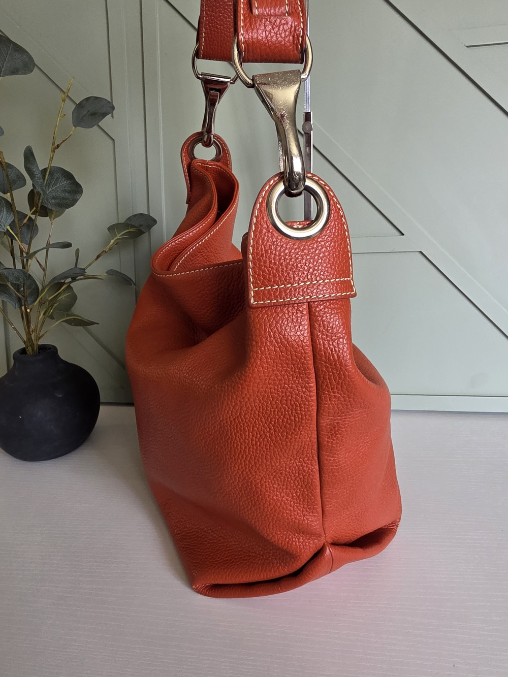 Vera Pelle Pebbled Leather Shoulder Hobo in Burnt Orange - Picture 3 of 13